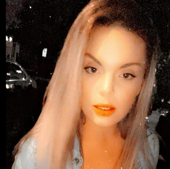 Profile Picture of Danielle Dierckens (@daniellemsdvt15) on Poshmark