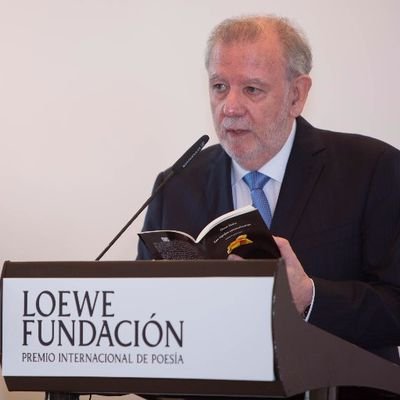 Profile Picture of Óscar Hahn (@OscarHahnPoeta) on Twitter