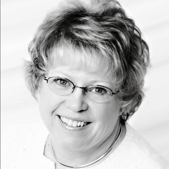 Profile Picture of Chris Fallon (@cfall19) on Poshmark