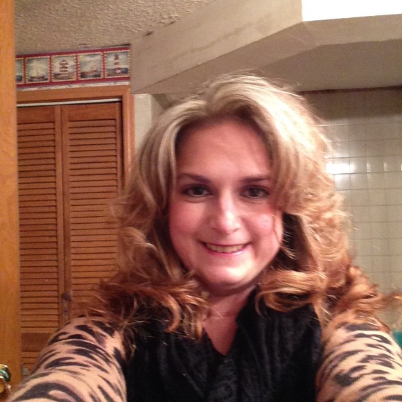 Profile Picture of Chrystal Tichnell (@ctichnell102) on Poshmark