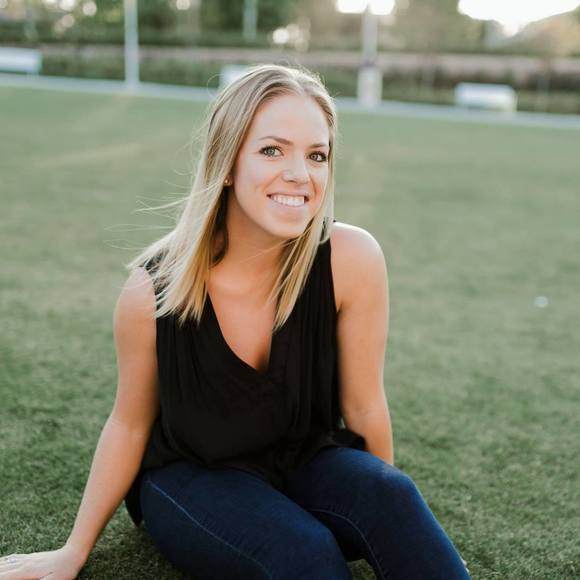 Profile Picture of Amy Higgins (@amy33ss) on Poshmark