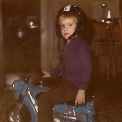 Profile Picture of Michael Dickinson (@mikedickinson) on Twitter