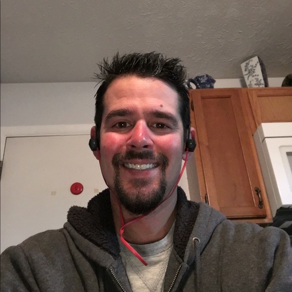 Profile Picture of Andrew Peceny (@pecenya1980) on Poshmark
