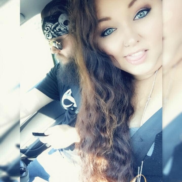 Profile Picture of Crystal Sidelinger (@csidelinger) on Poshmark