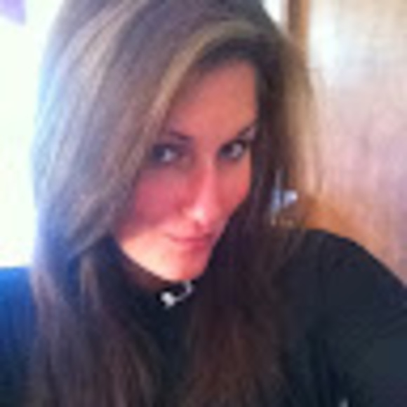 Profile Picture of Rachel Stevko (@rachel_stevko) on Poshmark
