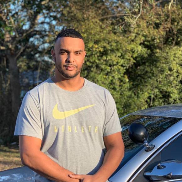 Profile Picture of Jeffrey Lopez (@randyortan) on Poshmark