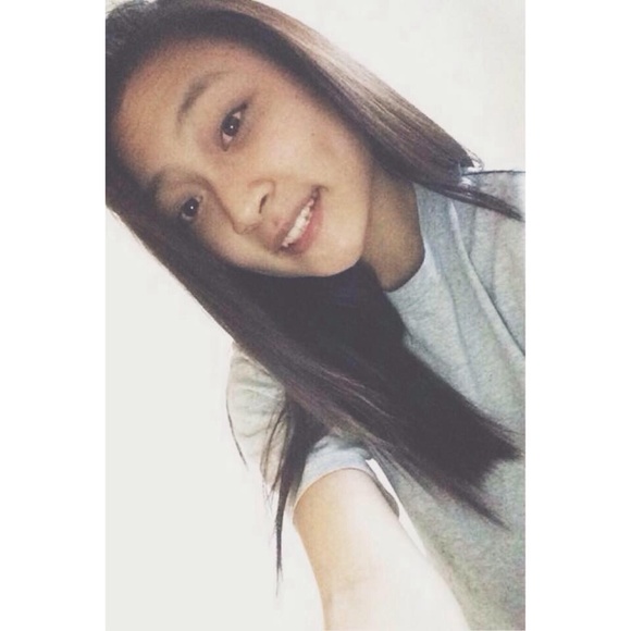 Profile Picture of Sarah Trinh (@sbt_sarah) on Poshmark