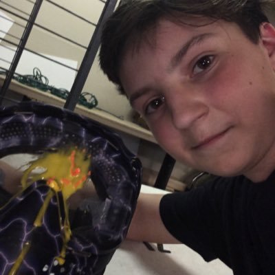 Profile Picture of Simon Hoover (@SimonDM37) on Twitter