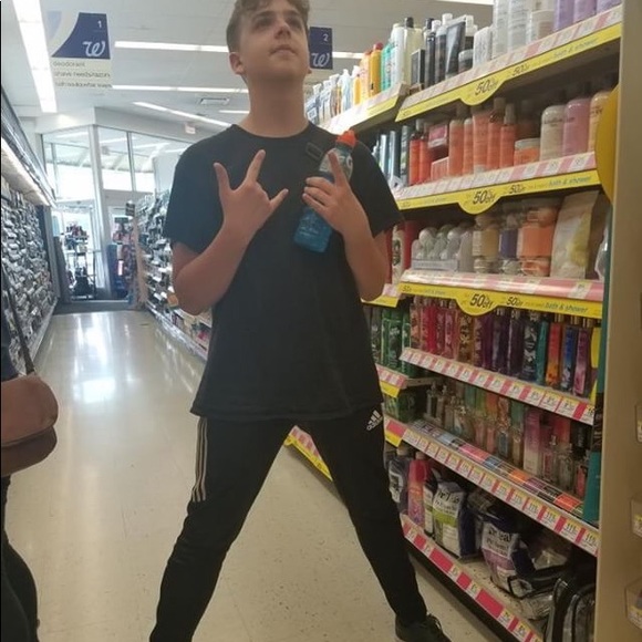 Profile Picture of Timothy Sylvester (@timothysyl) on Poshmark