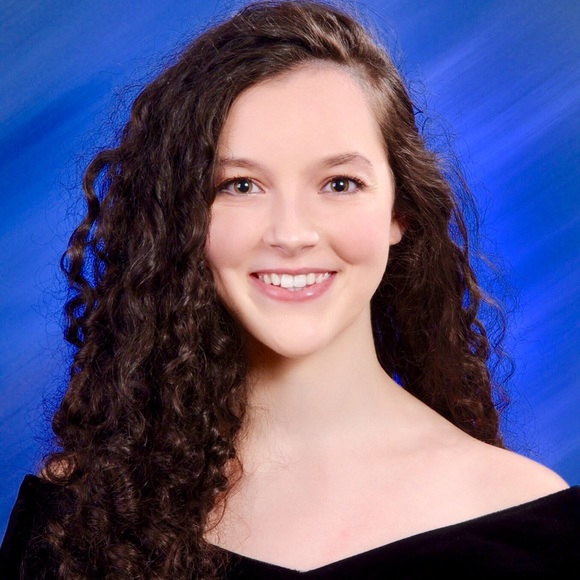 Profile Picture of Andie Ottenweller (@andieott) on Poshmark