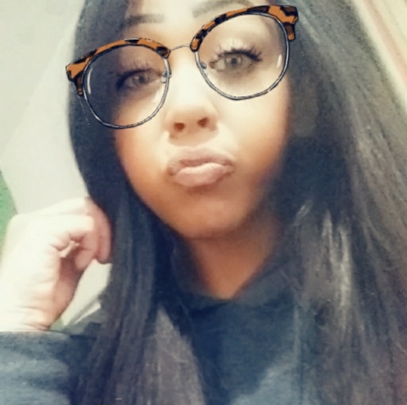 Profile Picture of Monique Nelson (@moenelsont94) on Poshmark