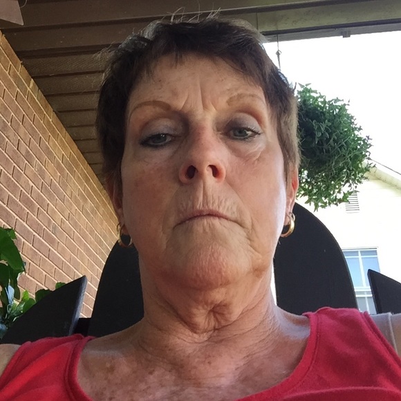 Bonnie Mankin - Poshmark Profile Picture of Bonnie Mankin (@turster) on Poshmark