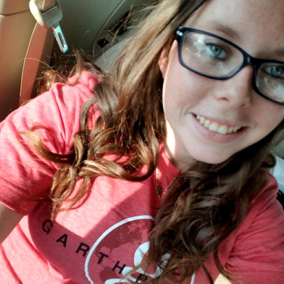 Kennedy Reynolds - Poshmark Profile Picture of Kennedy Reynolds (@ken121212121212) on Poshmark