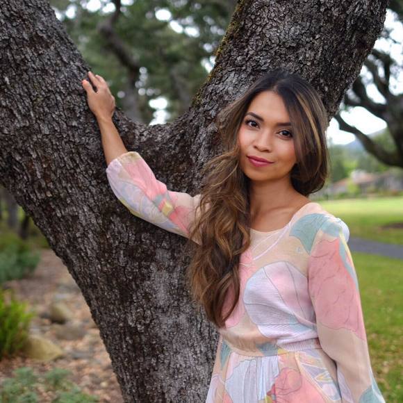 Profile Picture of Anhdao Do (@anhdao) on Poshmark