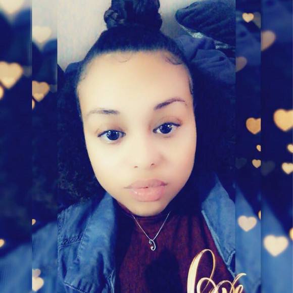 Profile Picture of Shanice Lee (@shanicelee924) on Poshmark