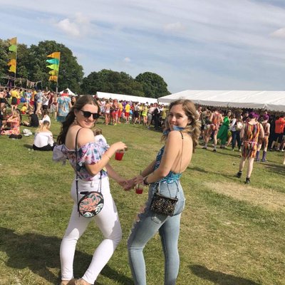 Profile Picture of Lara Horne (@LaraAliceHorne) on Twitter