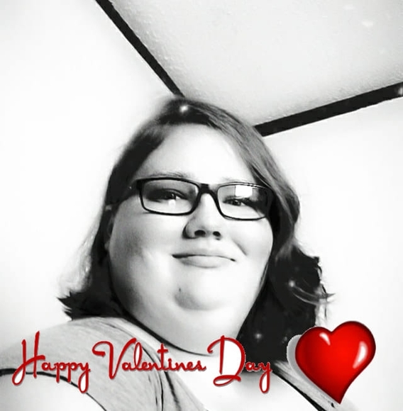 Profile Picture of Danielle Hines (@queenmom2019) on Poshmark