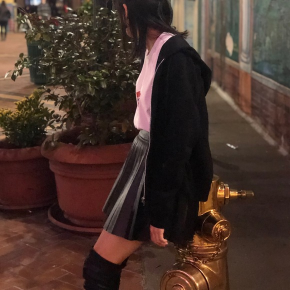 Profile Picture of Chiang Huang (@chiang_huang) on Poshmark