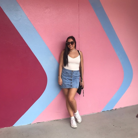 Profile Picture of Abby Thumann (@abbythumann2) on Poshmark