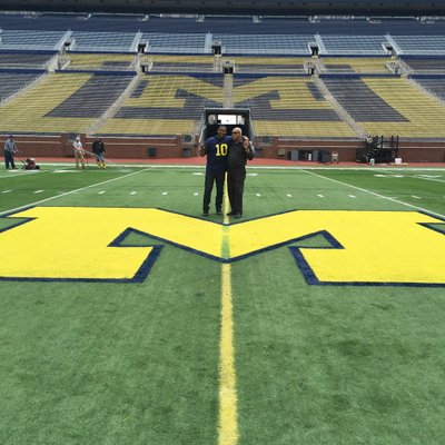 Profile Picture of Daniel Jarrett II (@DeeBoy214) on Twitter