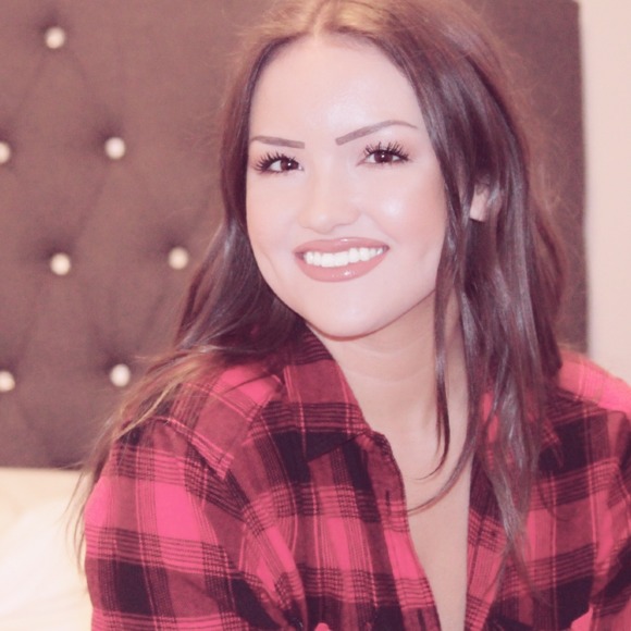 Profile Picture of Cheyenne Simpson (@cheysimpson96) on Poshmark