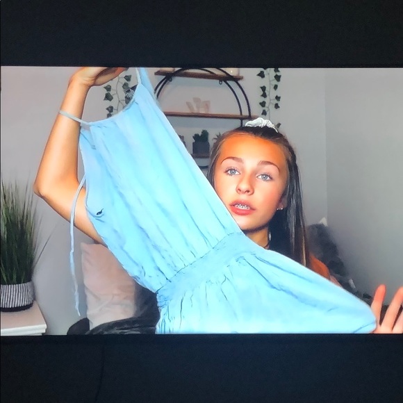 Profile Picture of Alisa Winsor (@alisaaa991) on Poshmark