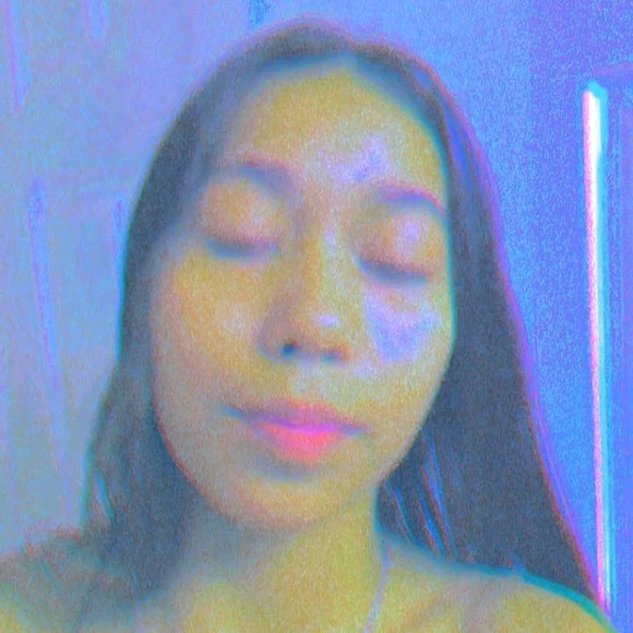 Profile Picture of Amaya Bordayo (@amaya_bordayo) on Poshmark