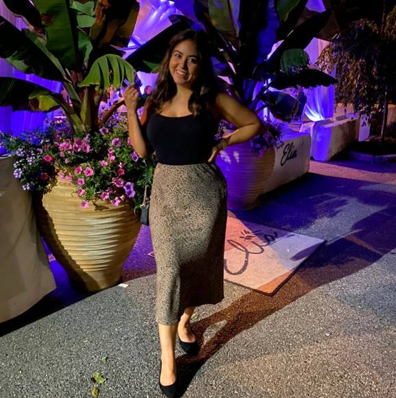 Profile Picture of Daniela Negron (@danielanegron) on Poshmark