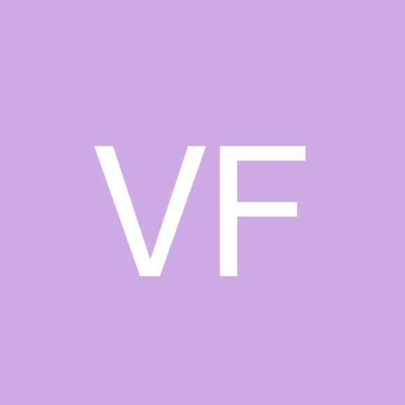 Profile Picture of Vicki Fallis (@vickifallis) on Poshmark