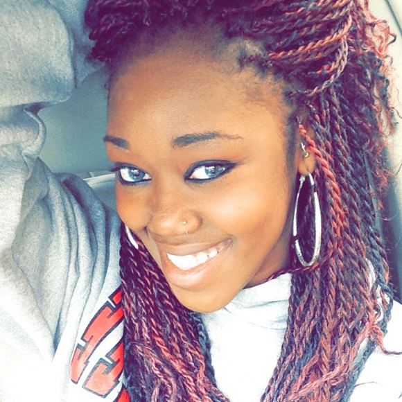 Brittney Bluitt - Poshmark Profile Picture of Brittney Bluitt (@brittney_b5) on Poshmark