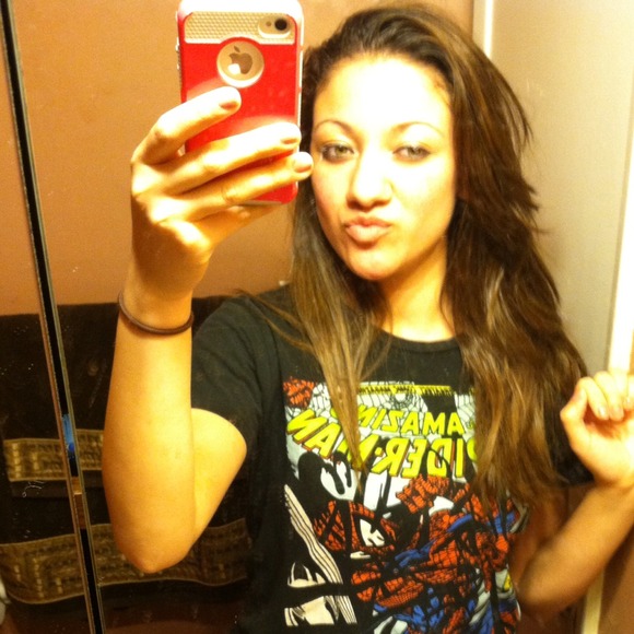 Profile Picture of Kenia Aviles (@kenia94) on Poshmark