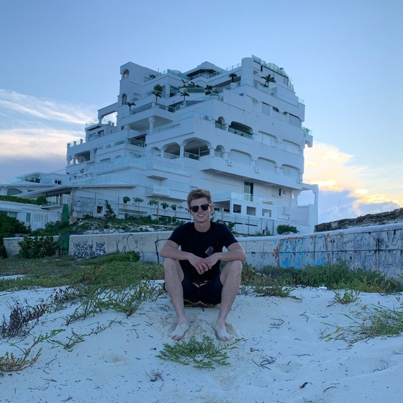 Jake Walton - Poshmark Profile Picture of Jake Walton (@jakewalton20) on Poshmark