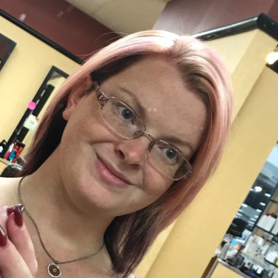 Profile Picture of Danielle Showalter (@DanielleLabarge) on Twitter