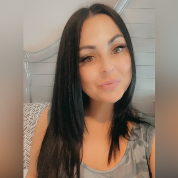 Profile Picture of Lyss Caputo (@soposh11) on Poshmark