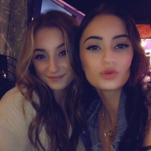 Profile Picture of Iorio Twins (@samiorio13) on Poshmark