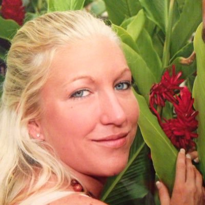 Profile Picture of Amanda (@SizerMandy) on Twitter
