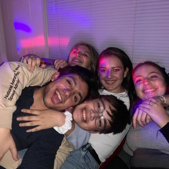 Profile Picture of Carlos Suarez (@carlossuarez976) on Poshmark