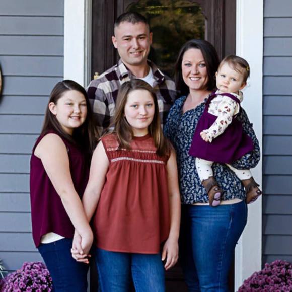 Profile Picture of Amelia Shannon (@ameliashannon) on Poshmark