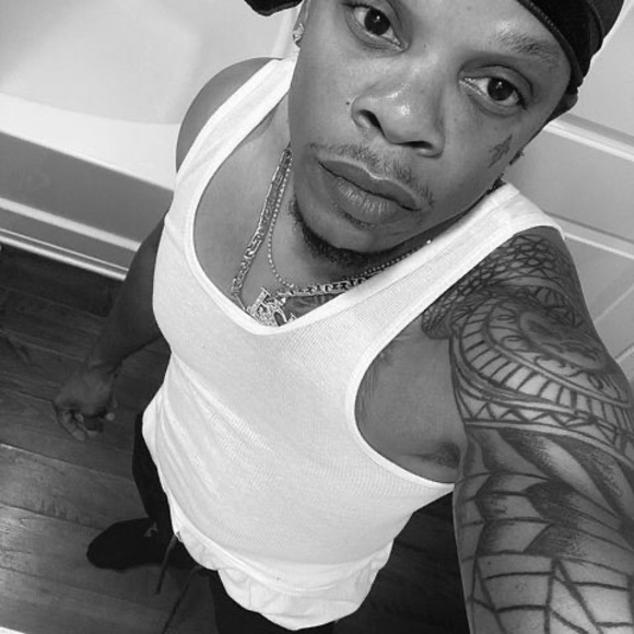 Profile Picture of Oblock Sum (@oblocksum) on Poshmark
