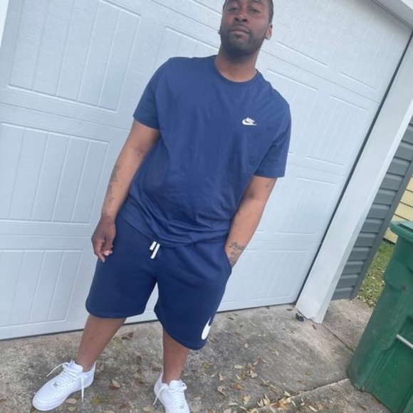 Profile Picture of James Pettis (@jamespettis575) on Poshmark
