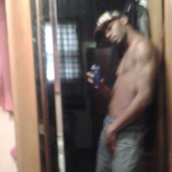 Profile Picture of Henry Rascoe (@kingheno) on Poshmark