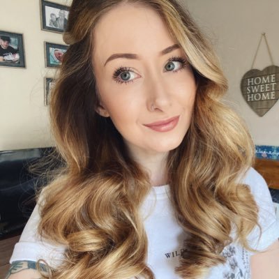 Profile Photo of Danielle (@danielledavies_) on Twitter