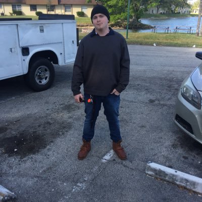 Profile Picture of Bradley Rosenthal (@Beezer954) on Twitter