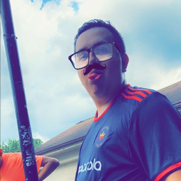 Profile Picture of Guillermo Hernandez (@guillermoher321) on Poshmark