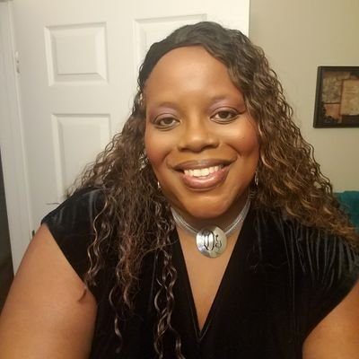Profile Picture of Angelyne M Green-Davis (@IamMinaLove) on Twitter