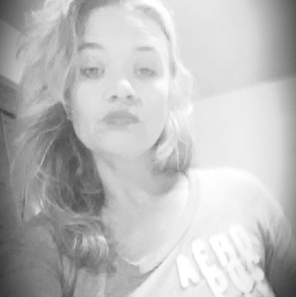 Profile Picture of Kimberlee Barter (@kimberlee2407) on Poshmark