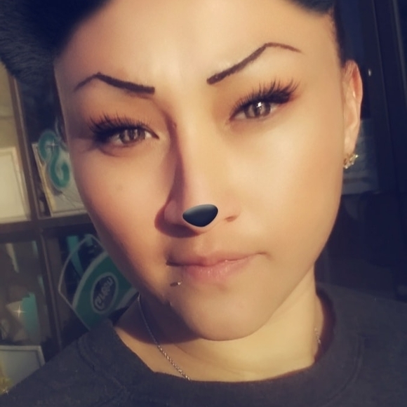 Profile Picture of Sandra Arambula (@96sandra) on Poshmark