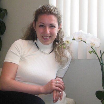 Profile Picture of Avital Khazanov (@BestLARealtor) on Twitter