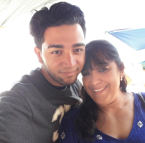 Profile Picture of Cesar Robles (@roblez213) on Poshmark