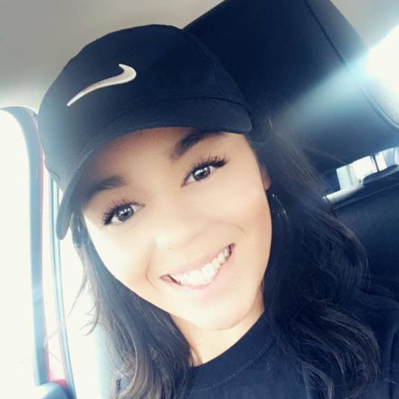 Profile Picture of Xiomara Chiago (@x_mara11) on Poshmark